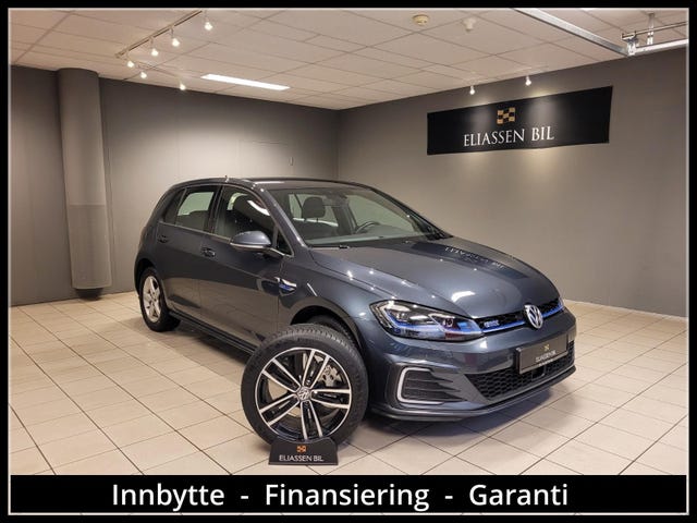 WVWZZZAUZHW852653 2018 VOLKSWAGEN GOLF-0