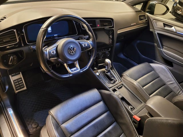 2018 VOLKSWAGEN GOLF - 24