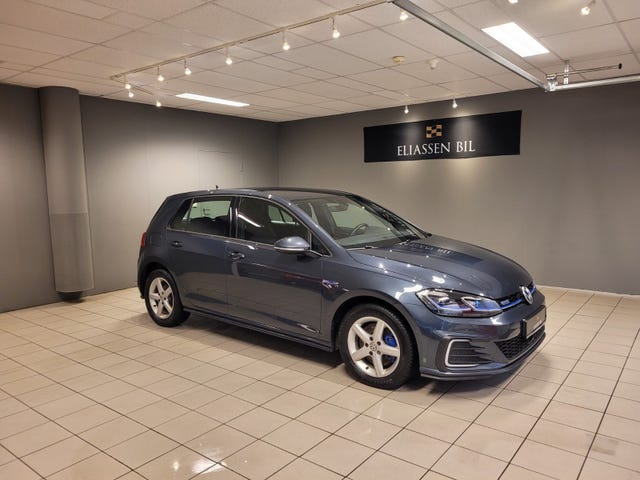 WVWZZZAUZHW852653 2018 VOLKSWAGEN GOLF-3