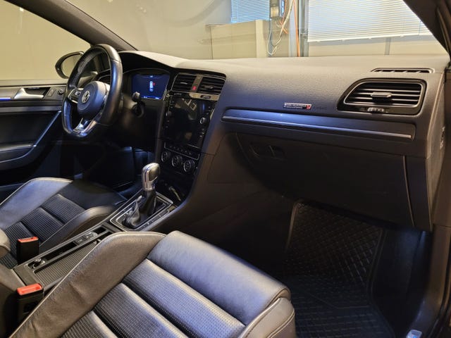 2018 VOLKSWAGEN GOLF - 16