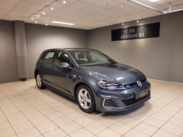 WVWZZZAUZHW852653 2018 VOLKSWAGEN GOLF-1