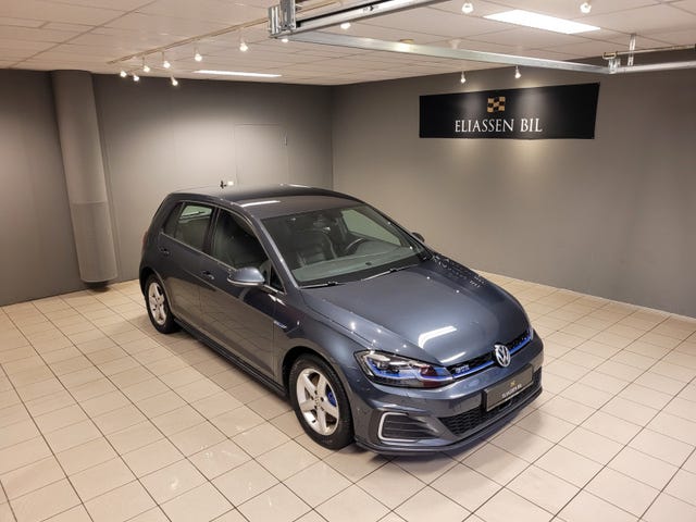 WVWZZZAUZHW852653 2018 VOLKSWAGEN GOLF-2