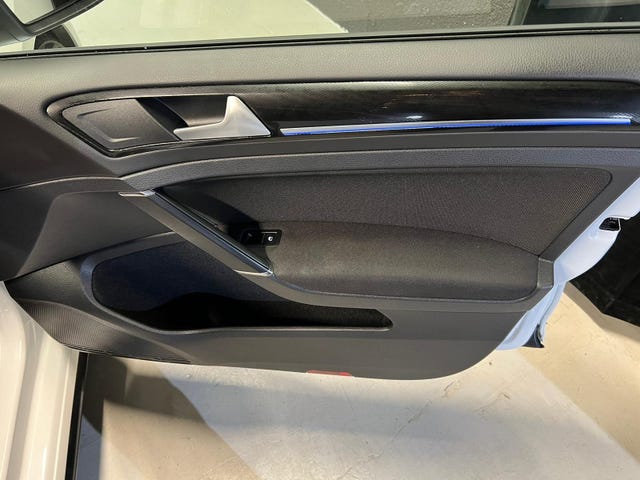 2015 VOLKSWAGEN GOLF - 31