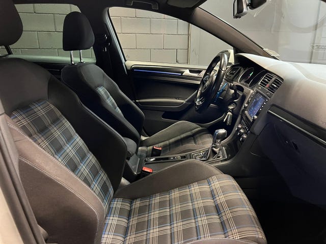 2015 VOLKSWAGEN GOLF - 33