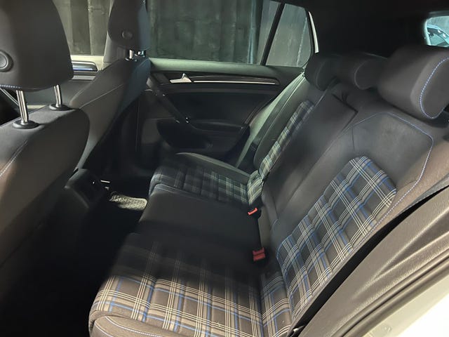 2015 VOLKSWAGEN GOLF - 27