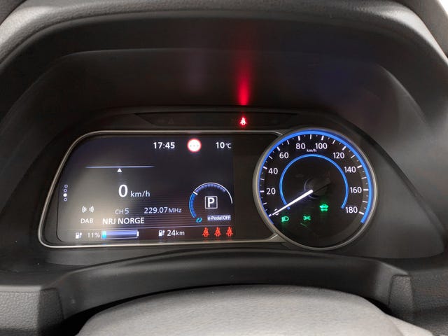 2018 NISSAN LEAF - 11