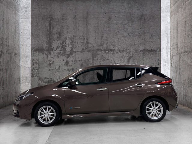 SJNFAAZE1U0030476 2018 NISSAN LEAF-2