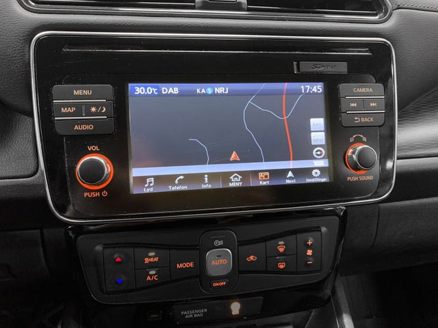 2018 NISSAN LEAF - 12