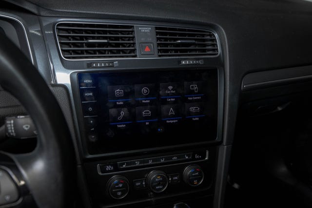 2018 VOLKSWAGEN GOLF - 12