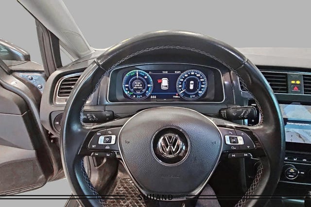 WVWZZZAUZJW906803 2018 VOLKSWAGEN GOLF-4