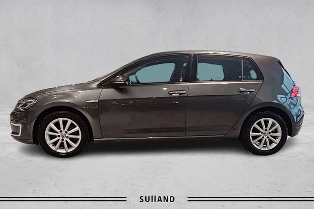 WVWZZZAUZJW906803 2018 VOLKSWAGEN GOLF-1