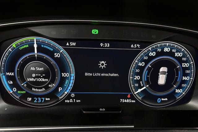 2018 VOLKSWAGEN GOLF - 24