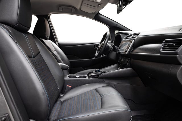 2020 NISSAN LEAF - 24