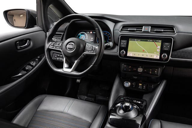2020 NISSAN LEAF - 25