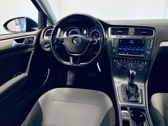 2015 VOLKSWAGEN GOLF - 9