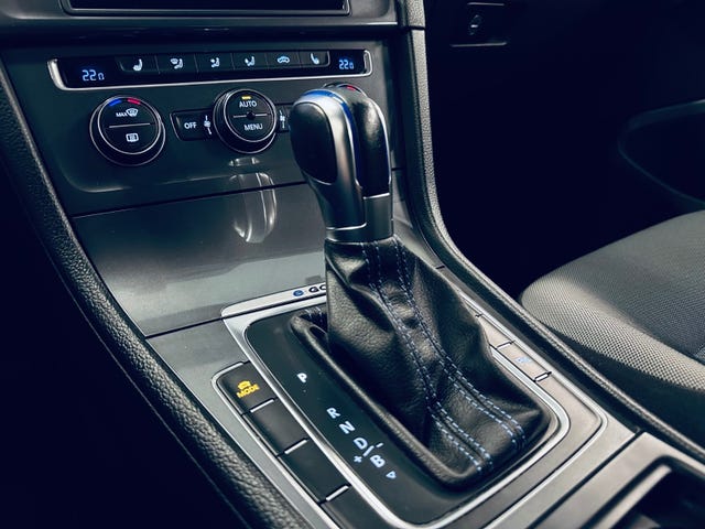 2015 VOLKSWAGEN GOLF - 13