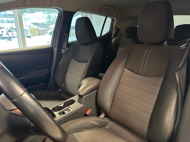 2018 NISSAN LEAF - 11