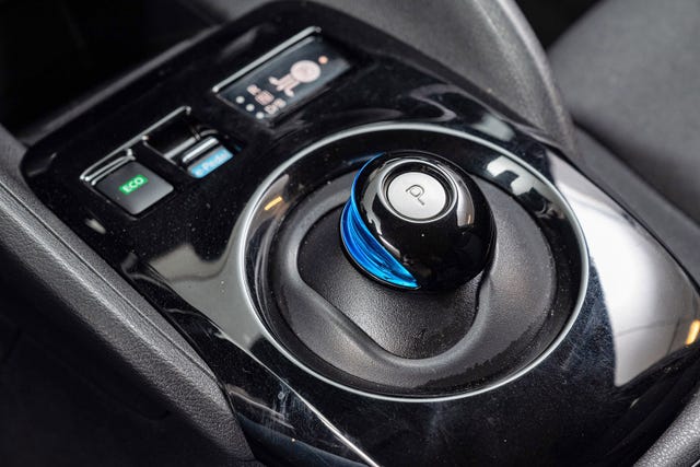 2021 NISSAN LEAF - 17
