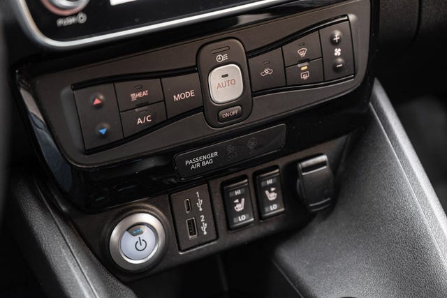 2021 NISSAN LEAF - 18