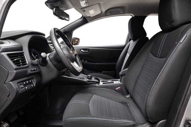2021 NISSAN LEAF - 10