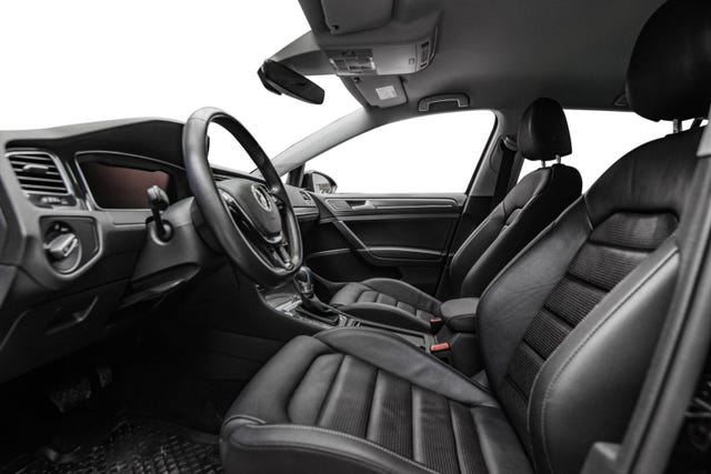 2018 VOLKSWAGEN GOLF - 12
