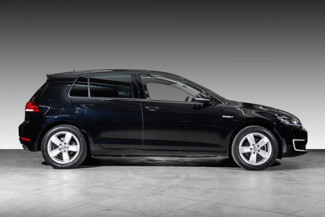 WVWZZZAUZJW907267 2018 VOLKSWAGEN GOLF-4