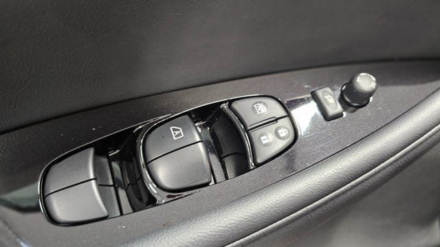 2020 NISSAN LEAF - 19