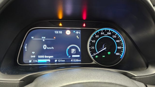 2020 NISSAN LEAF - 24