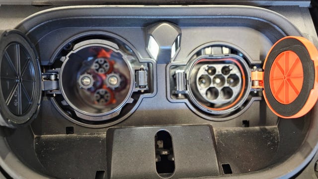 2020 NISSAN LEAF - 10