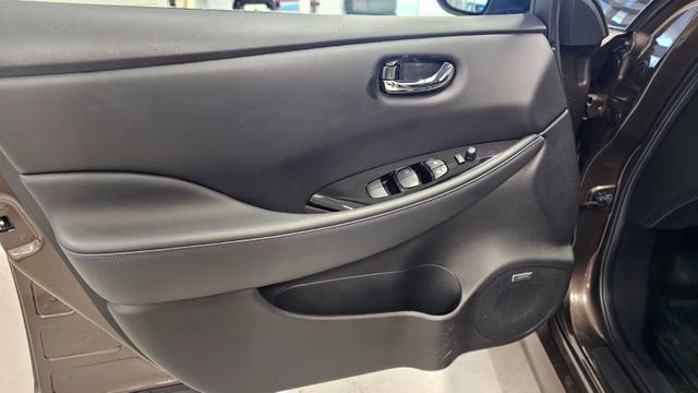 2020 NISSAN LEAF - 18