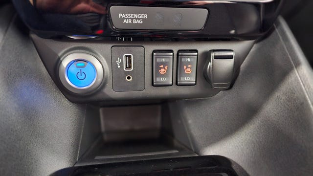 2020 NISSAN LEAF - 28
