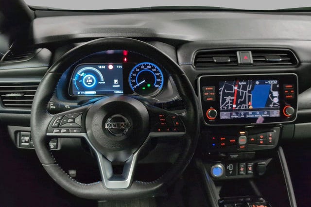 2020 NISSAN LEAF - 11