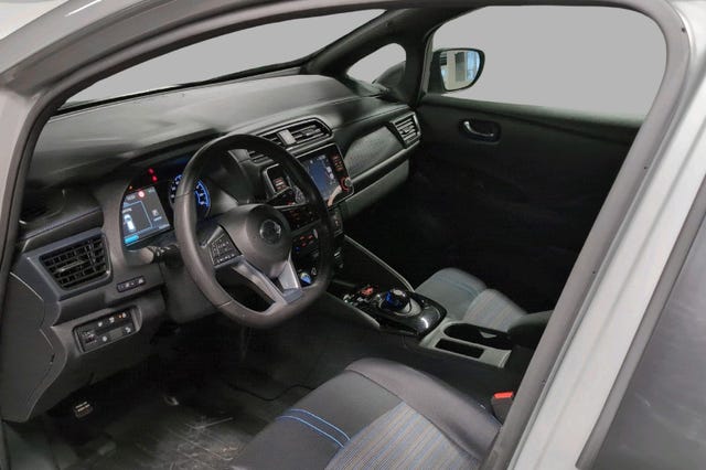 2020 NISSAN LEAF - 10