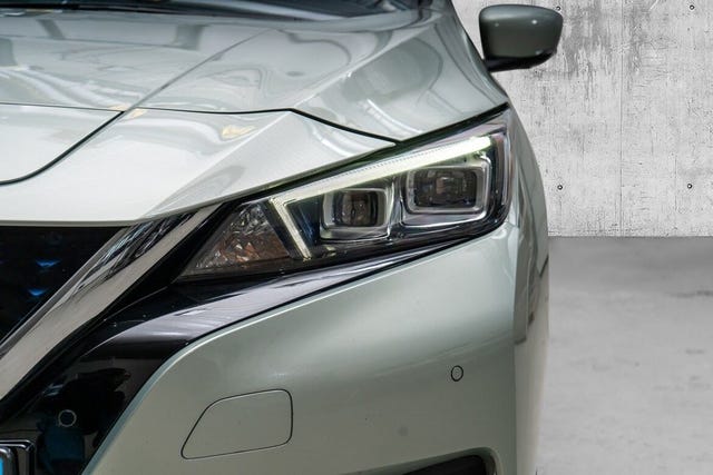 SJNFAAZE1U0017001 2018 NISSAN LEAF-3
