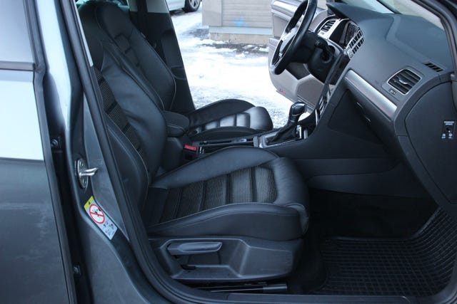 2018 VOLKSWAGEN GOLF - 24