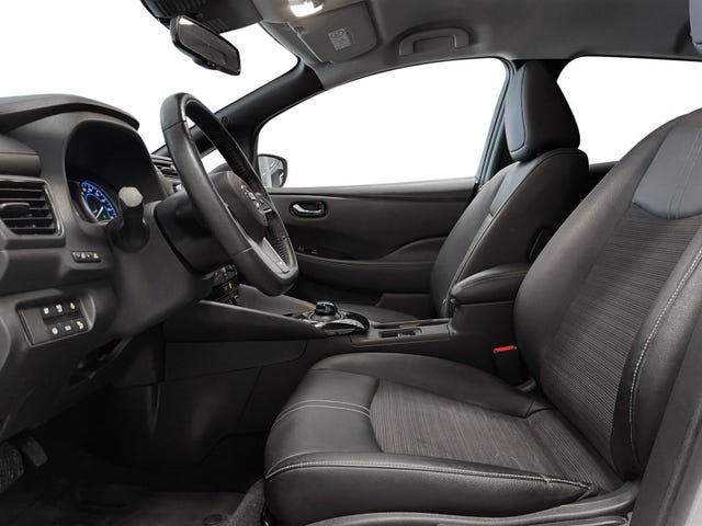 2018 NISSAN LEAF - 11
