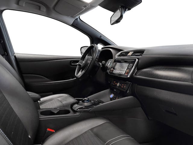 2018 NISSAN LEAF - 25