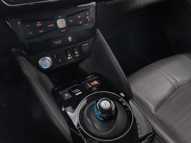 2018 NISSAN LEAF - 22
