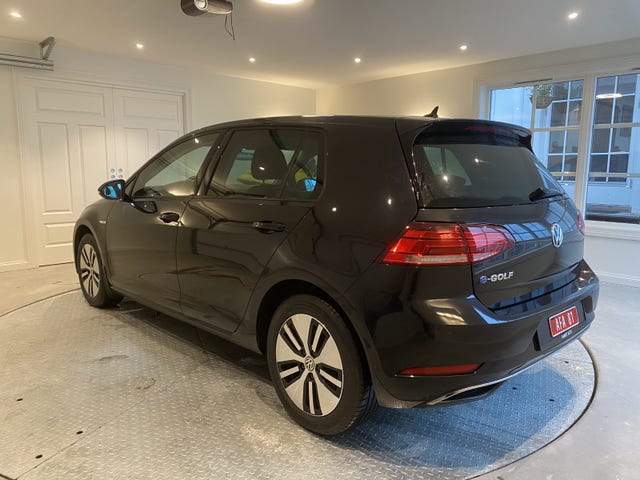 WVWZZZAUZJW911192 2018 VOLKSWAGEN GOLF-2
