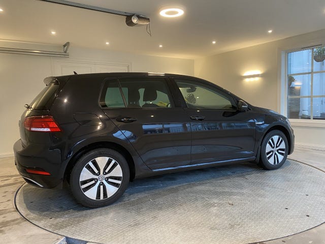 2018 VOLKSWAGEN GOLF - 10