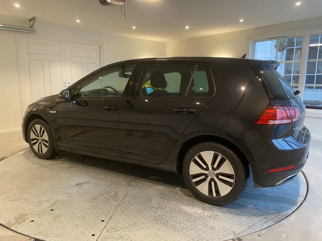 WVWZZZAUZJW911192 2018 VOLKSWAGEN GOLF-1