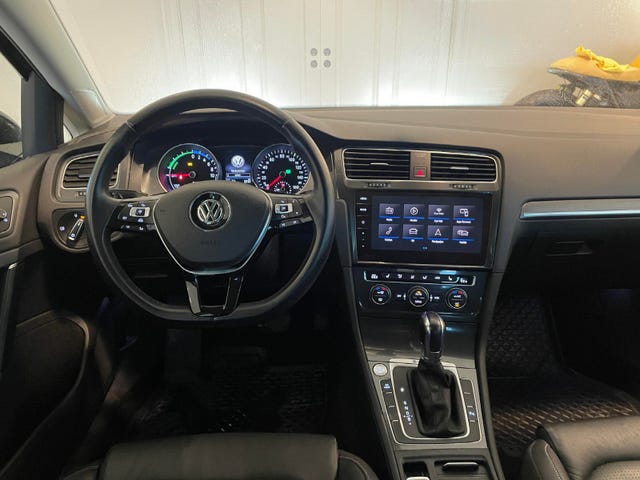 2018 VOLKSWAGEN GOLF - 19