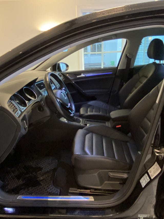 2018 VOLKSWAGEN GOLF - 23
