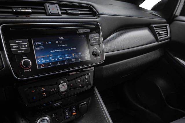 2018 NISSAN LEAF - 8