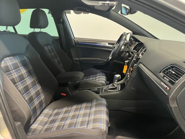 2019 VOLKSWAGEN GOLF - 8