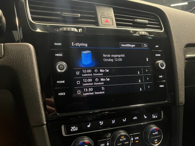 2019 VOLKSWAGEN GOLF - 19