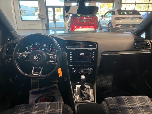 2019 VOLKSWAGEN GOLF - 11