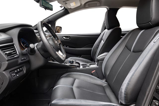 2022 NISSAN LEAF - 9