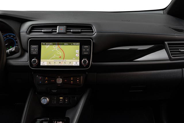 2022 NISSAN LEAF - 19
