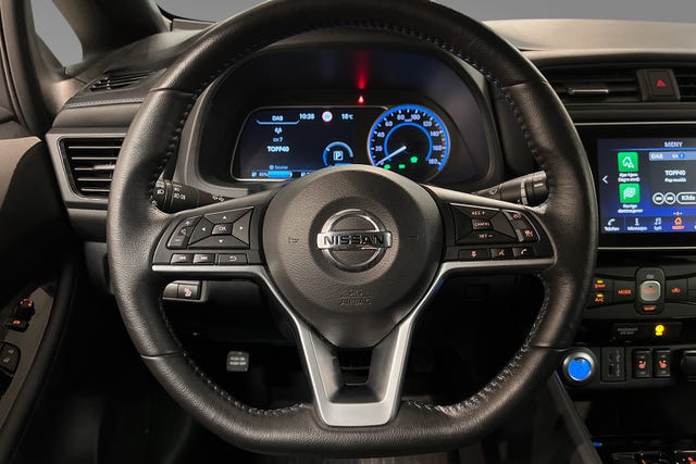2022 NISSAN LEAF - 11
